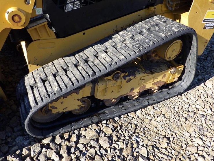 2017-caterpillar-239d-image-31