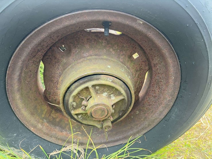 side-delivery-hay-rake-image-10