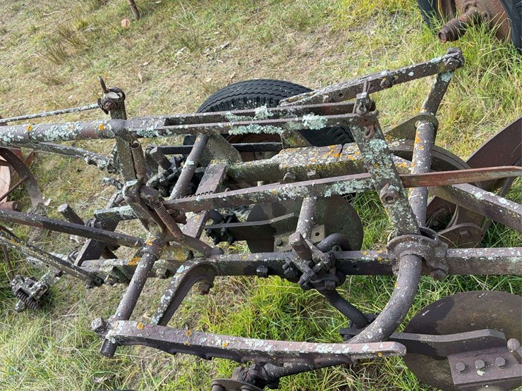 2-bottom-plow-image-17