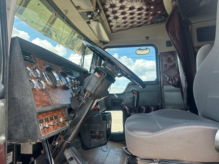 2000-kenworth-w900-image-8
