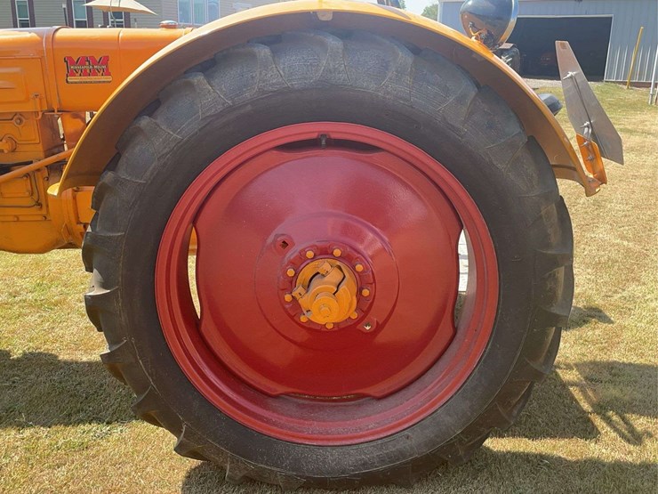 minneapolis-moline-ztu-image-37