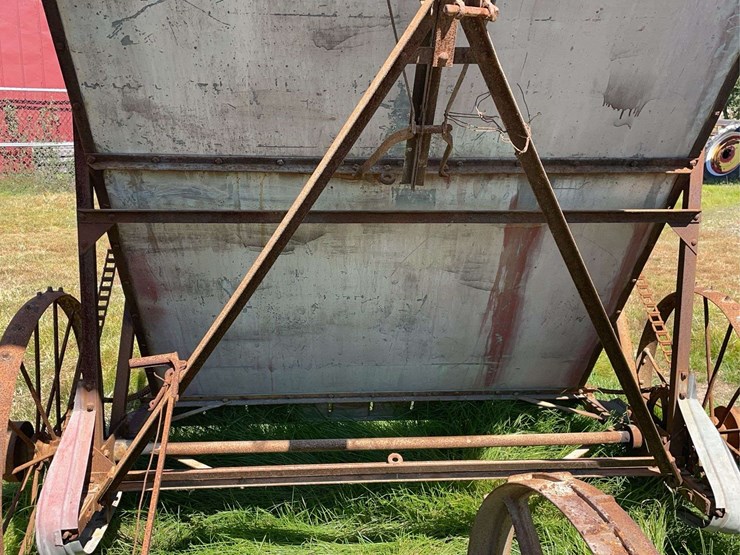 avery-hayhawk-hay-loader-image-23