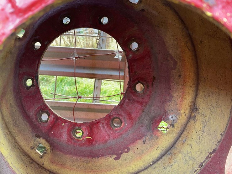 (2)-rear-tires-and-rims-image-9