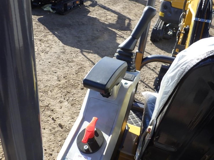 2025-cfg-qk18r-hydraulic-excavator-image-19