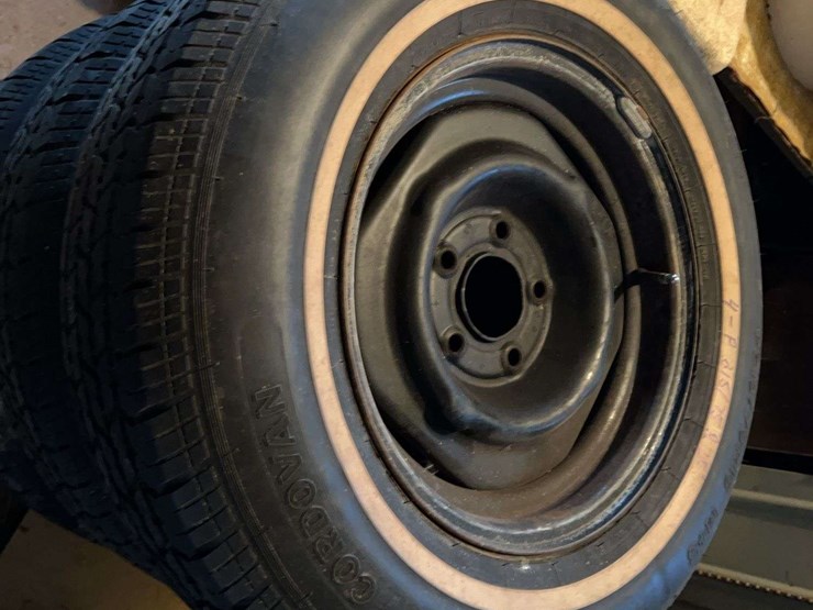 (4)-truck-tires-image-2