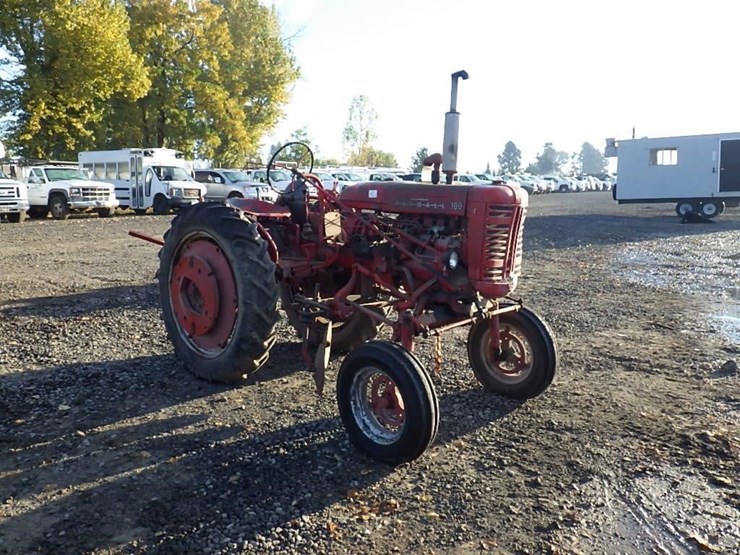 mccormick-farm-all-100-row-crop-tractor-image-3