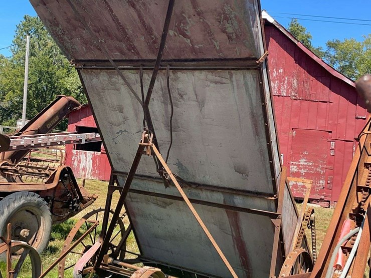 avery-hayhawk-hay-loader-image-6