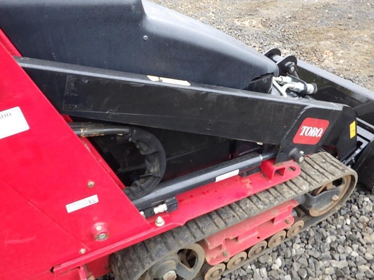 toro-skid-steer-tracked-loader-image-13