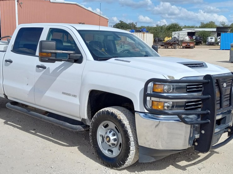 2018-chevrolet-silverado-2500hd-image-3