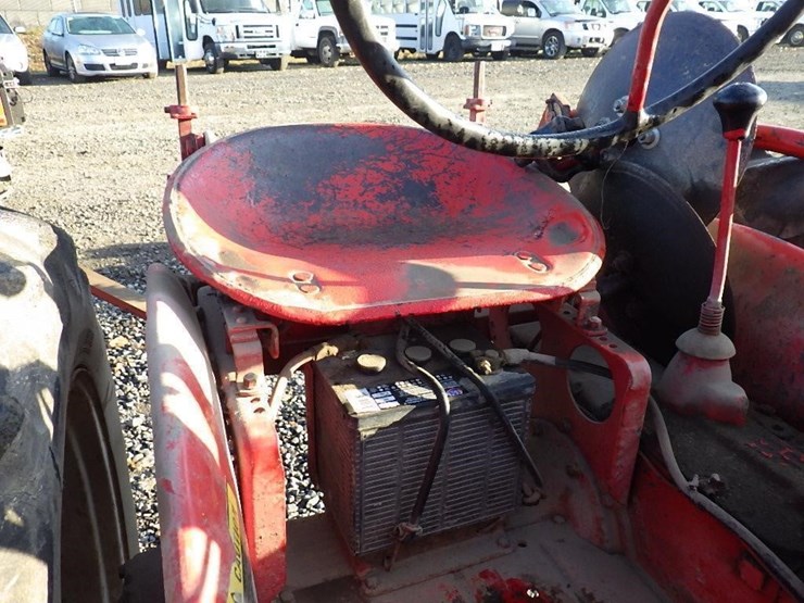 mccormick-farm-all-100-row-crop-tractor-image-24