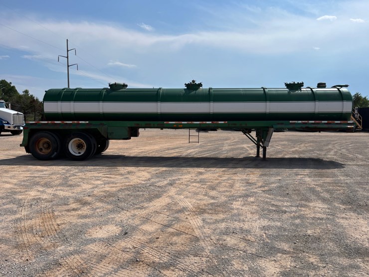 2005-v.e.-enterises-130-bbl-steel-vacuum-trailer-image-4