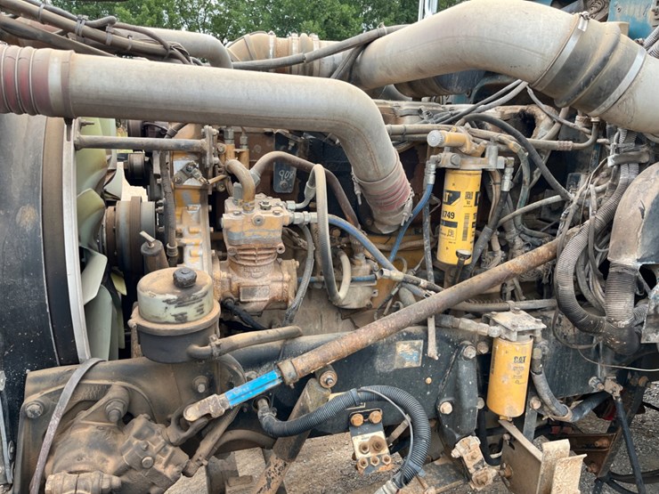 2005-peterbilt-379-image-13