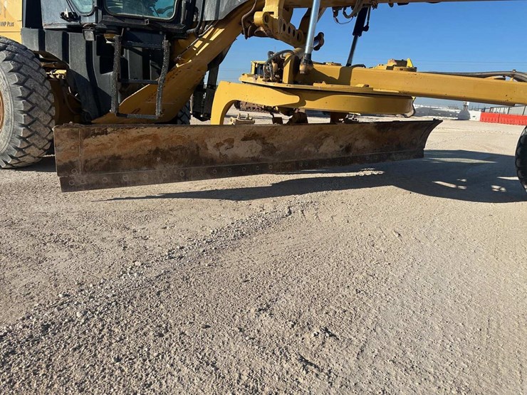 2009-caterpillar-140m-image-5