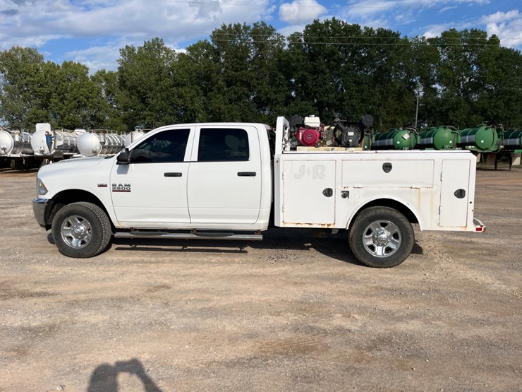 2018-ram-2500-service-truck-(inoperable)-image-8
