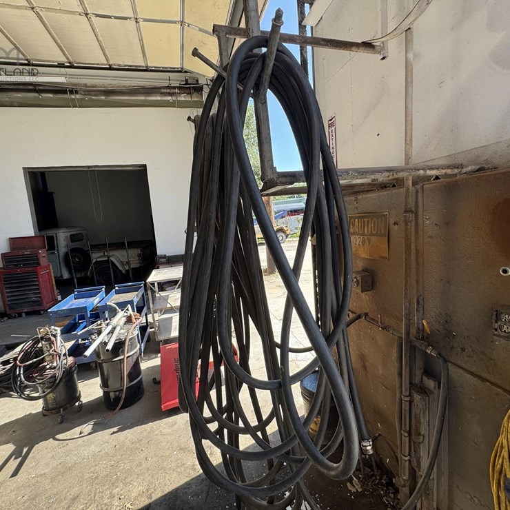 LOT OF AIR HOSES LOT OF AIR HOSES