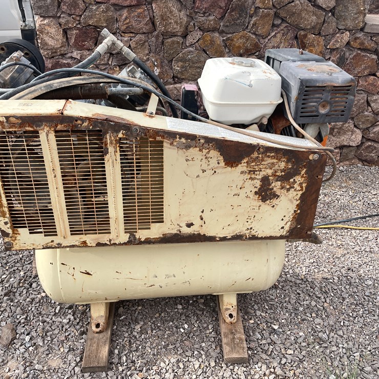 #1125 • Air Compressor (Offsite in La Union, NM)