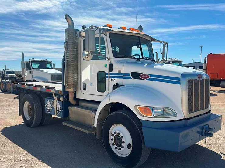 2013-peterbilt-337-image-2
