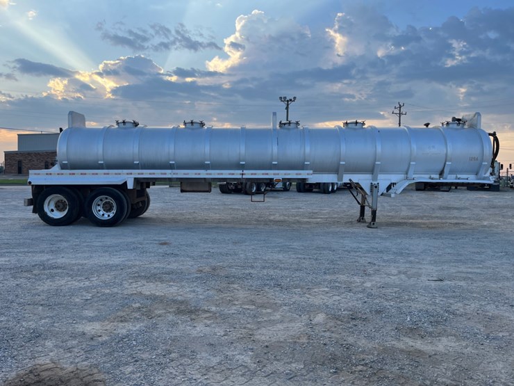 2018-dragon-150-bbl-aluminum-vacuum-trailer-image-4