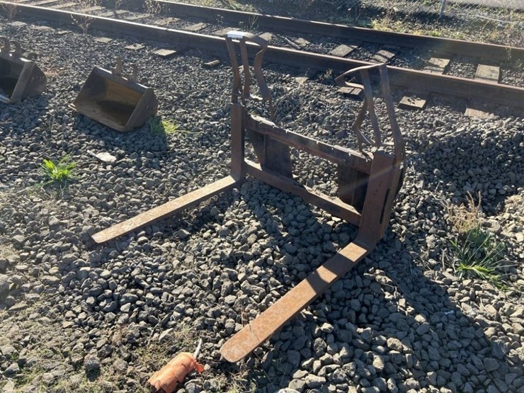 40"-fork-attachment-image-2