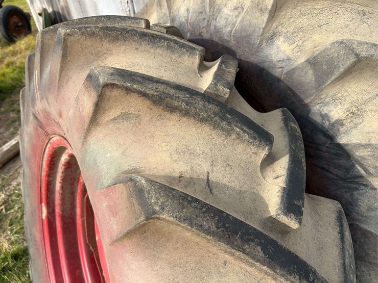 (2)-rear-tires-and-rims-image-3