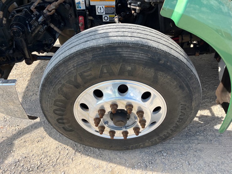 2016-peterbilt-579-image-15