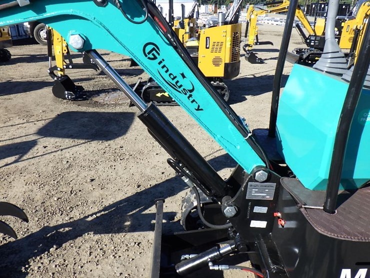 2025-cfg-mh12r-hydraulic-excavator-image-8