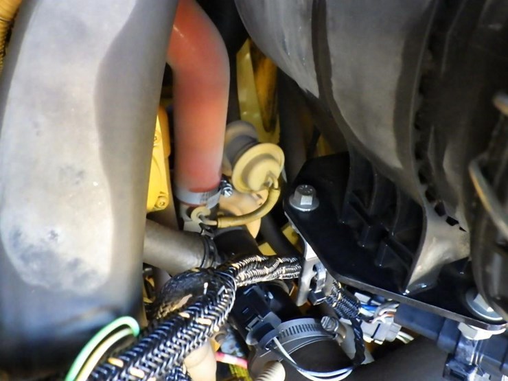 2019-caterpillar-239d3-image-18
