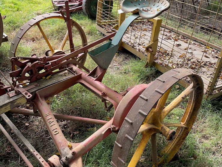 oliver-horse-drawn-sickle-mower-image-6