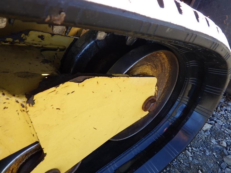 2019-caterpillar-239d3-image-38
