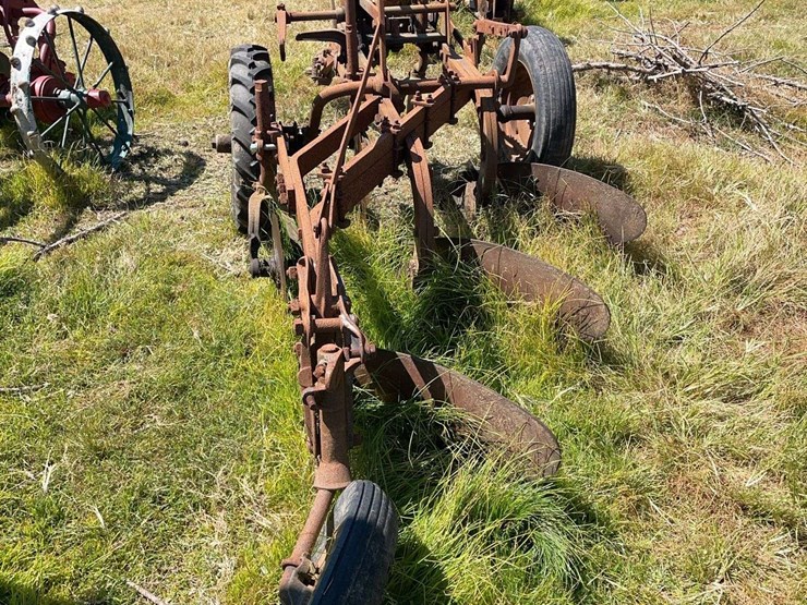 3-bottom-plow-image-4