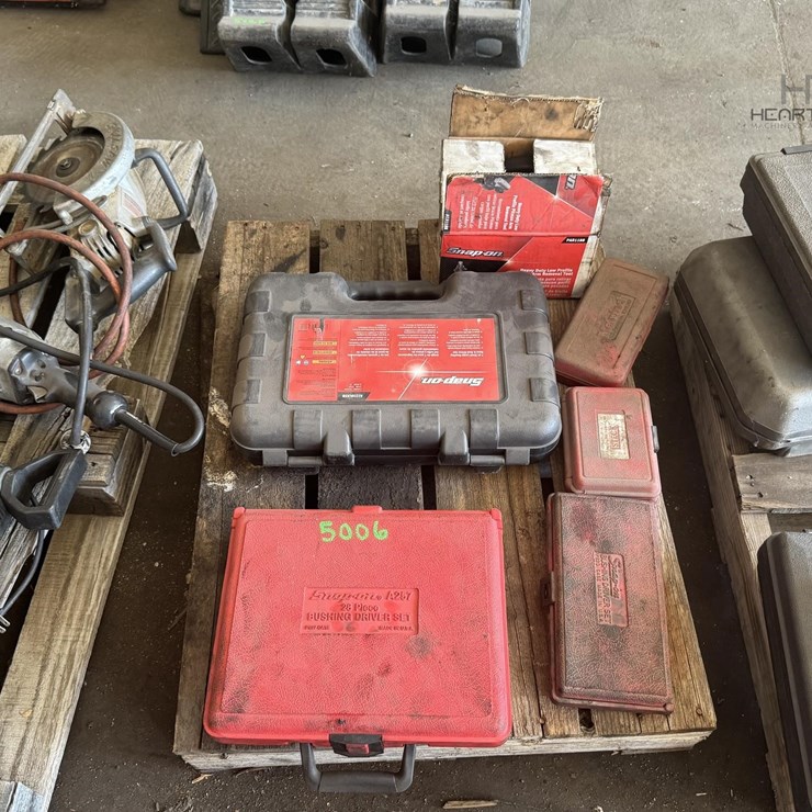 LOT OF SNAP-ON TOOL SETS IN CASES LOT OF SNAP-ON TOOL SETS IN CASES