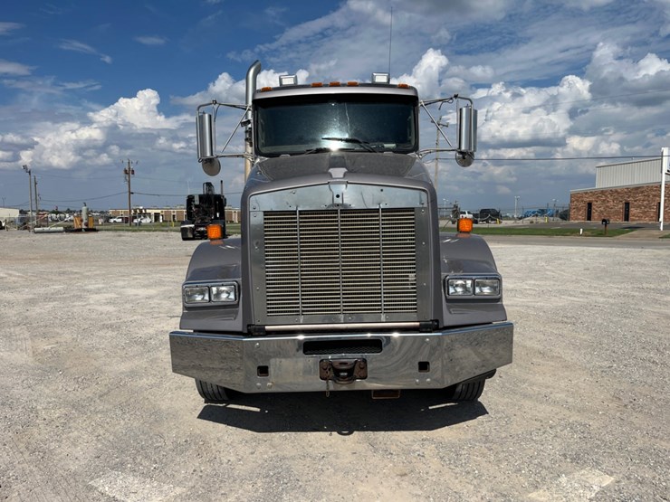 2018-kenworth-t800-image-2