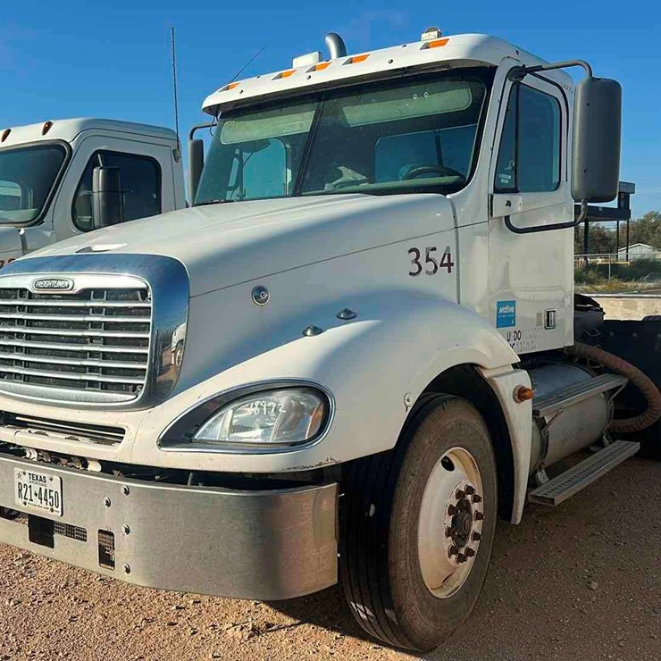 2006 FREIGHTLINER COLUMBIA 120