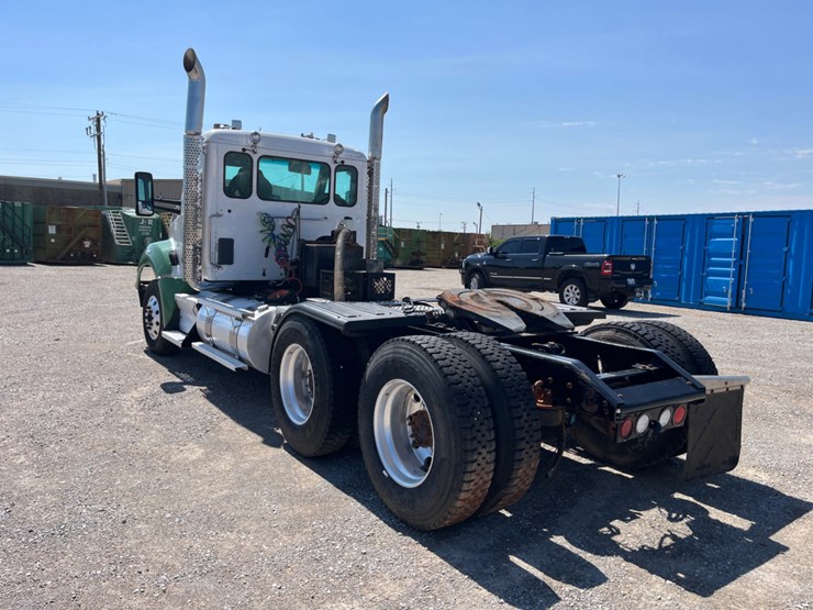 2018-kenworth-t800-image-7