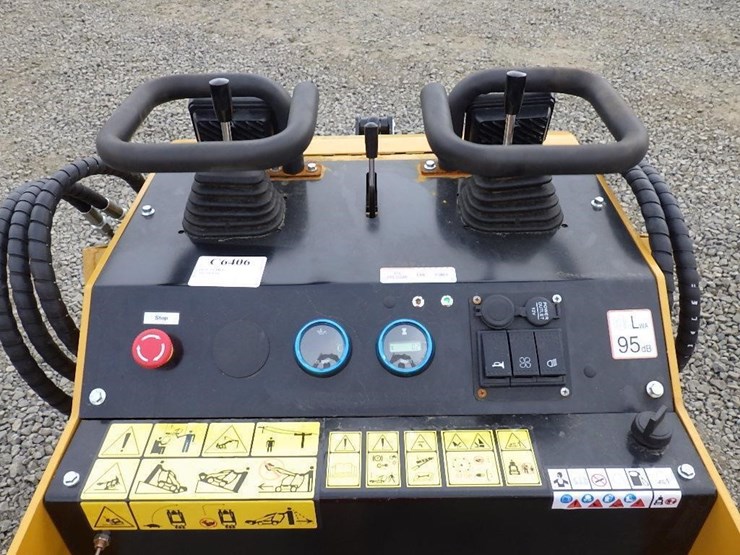 2025-agt-mx-mrt14-skid-steer-tracked-loader-image-18