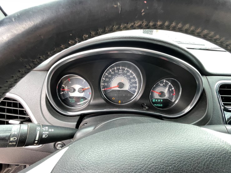 #511-•-2014-chrysler-200-(has-az-title)-image-63