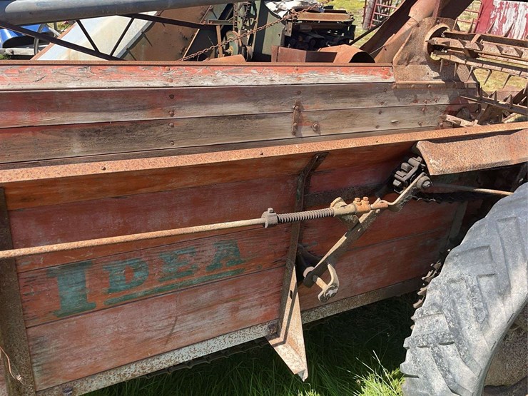 new-idea-manure-spreader-image-14