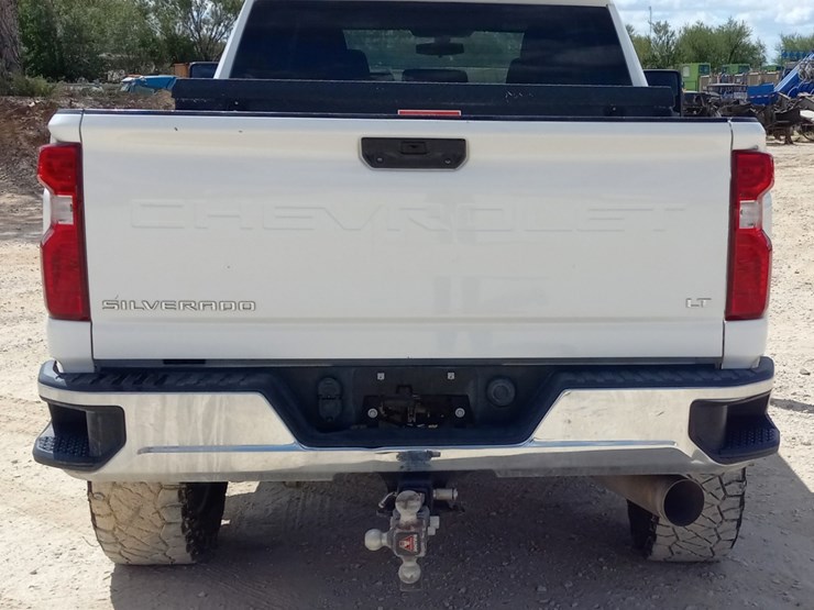 2021-chevrolet-silverado-2500hd-image-5