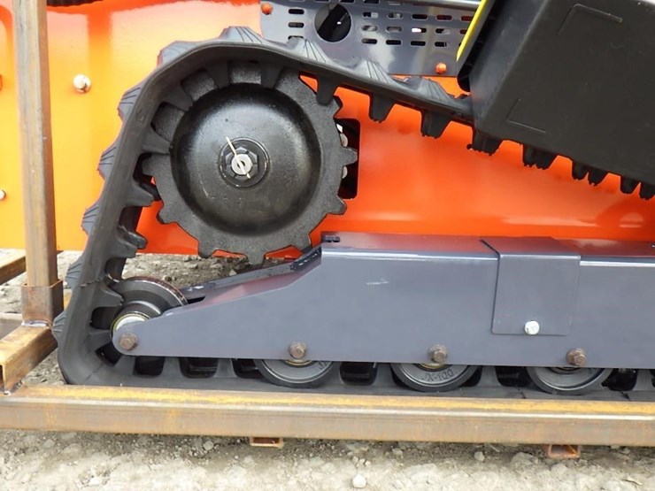 2025-tpm-t460-skid-steer-tracked-loader-image-8