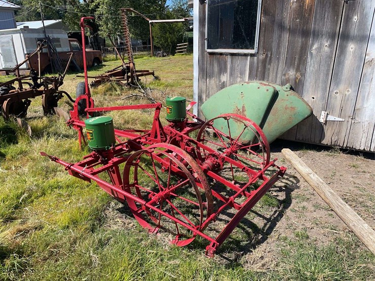 oliver-44-planter-image-3