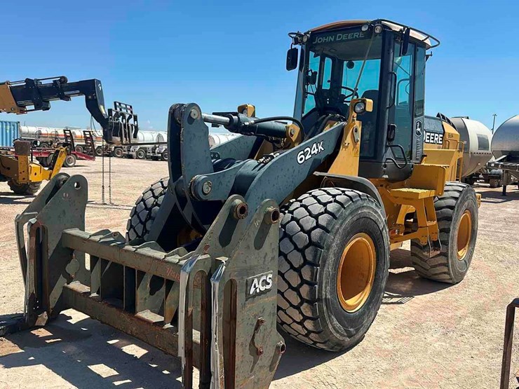 2012-deere-624k-image-1