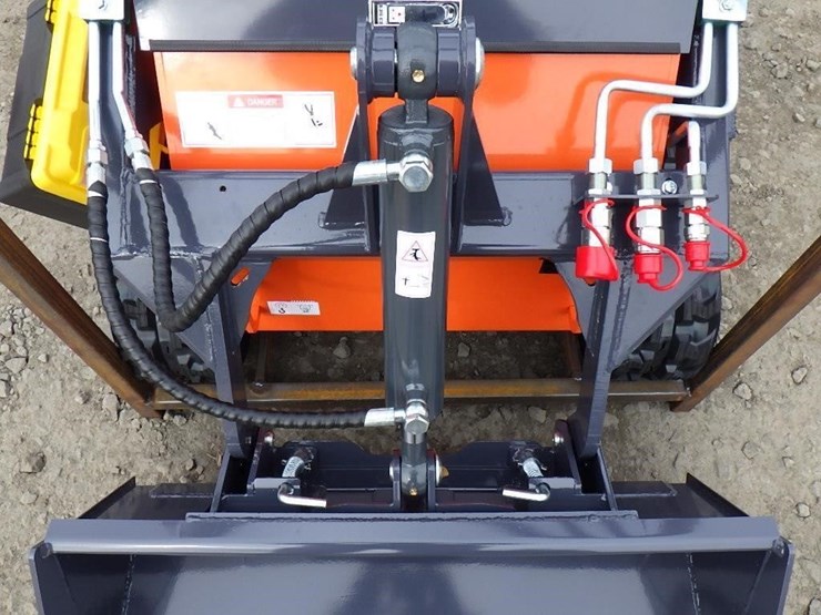 2025-tpm-t460-skid-steer-tracked-loader-image-6