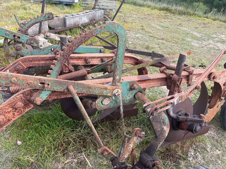 case-centennial-2-bottom-plow-image-15