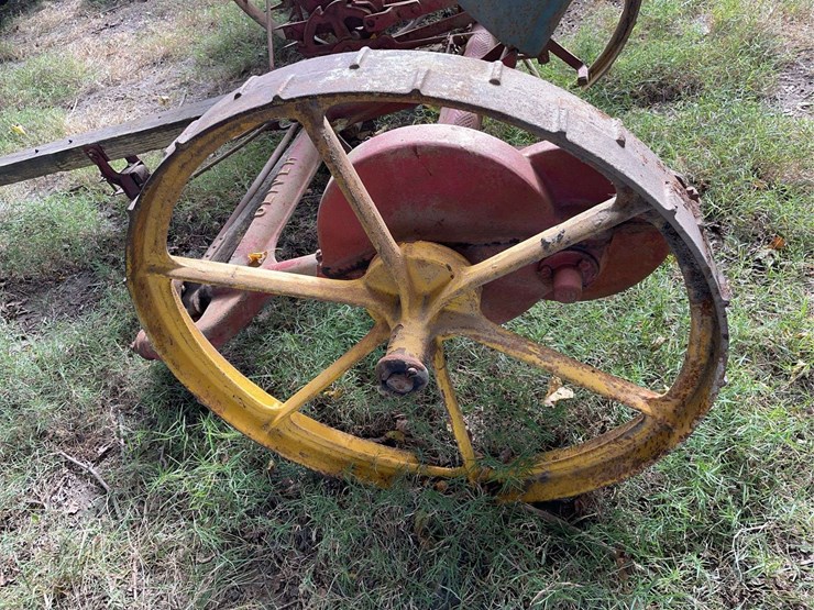 oliver-horse-drawn-sickle-mower-image-24