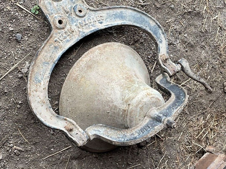 crystal-metal-bell-image-3