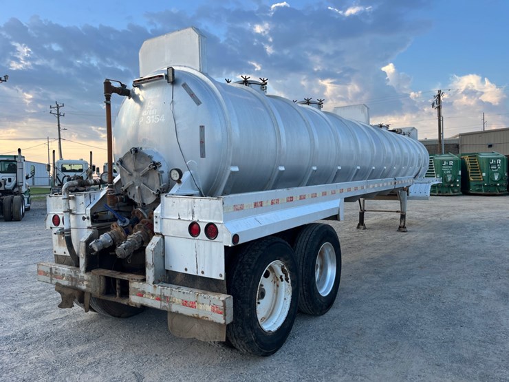 2018-dragon-150-bbl-aluminum-vacuum-trailer-image-5