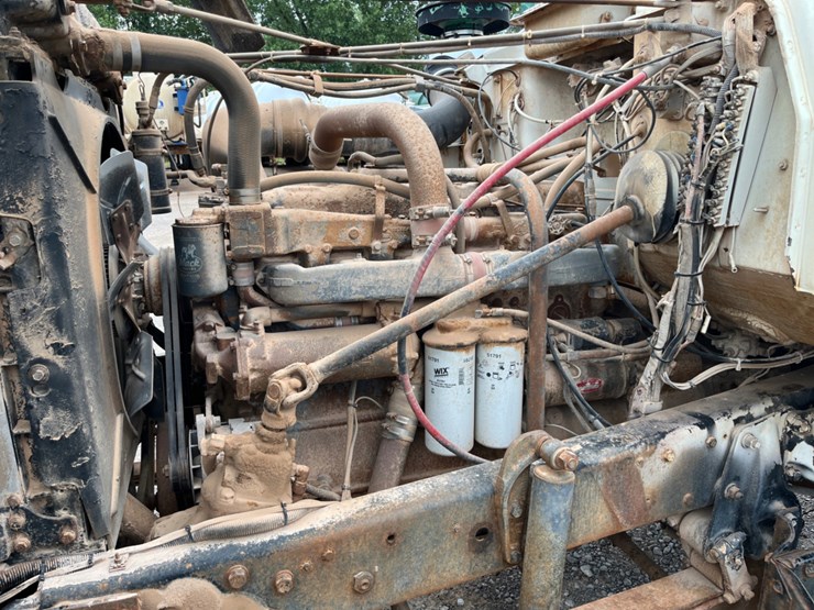 1979-mack-r-model-winch-truck-image-11