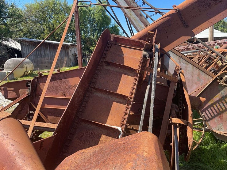 dearborn-1-row-corn-picker-image-21