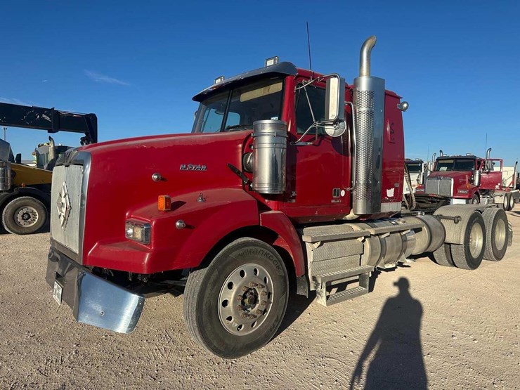 2013-western-star-4900-image-1