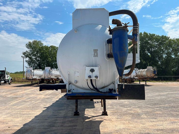 2004-dragon-150-bbl-aluminum-vacuum-trailer-image-2